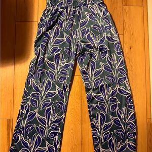 Sincerely Jules Blue and White Patterned Pants